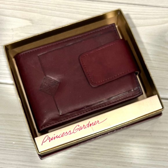 Princess Gardner Ladies Billfold Wallet - Picture 1 of 6